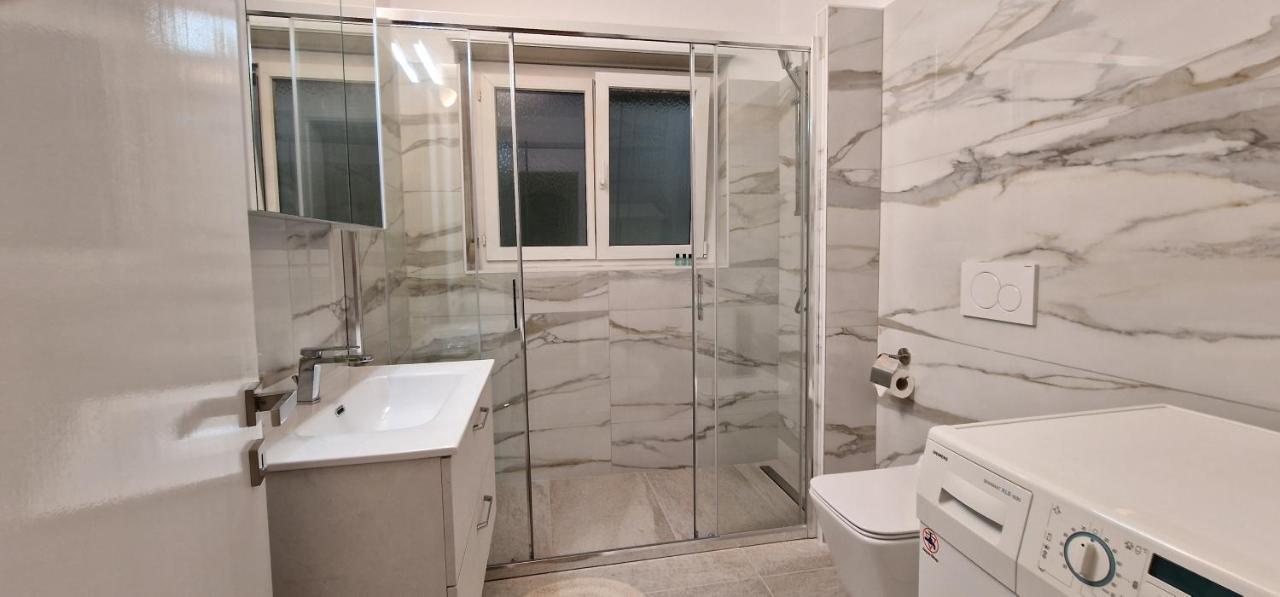 Lugano Lakeview Apartment Private Parking & Self Check-In Exterior photo